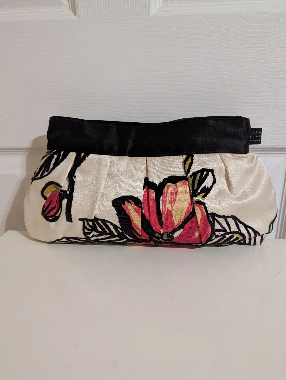 1154 Lill Studio clutch